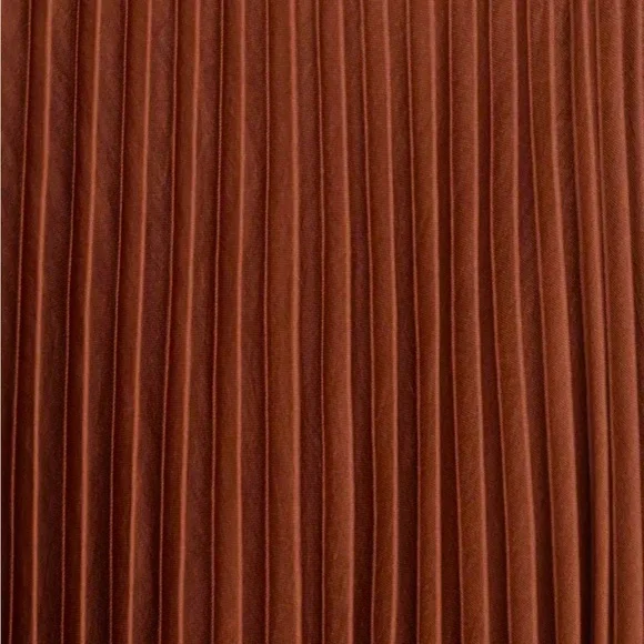 NWOT: π€MANGO Pleated Satin Top XS Brown - Picture 5 of 8